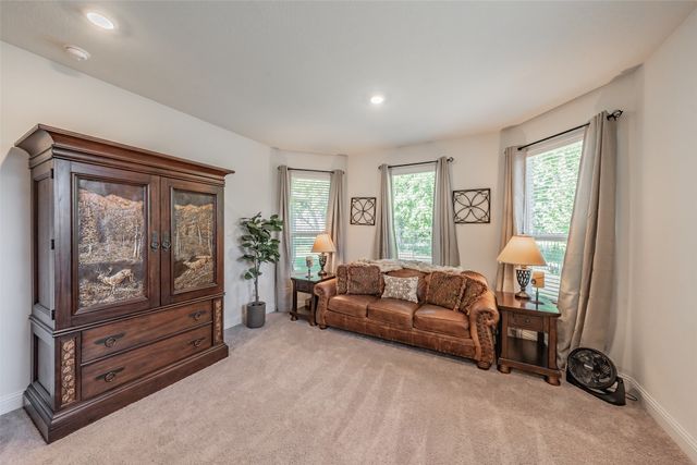 1041 Auburn Drive, Justin, TX 76247