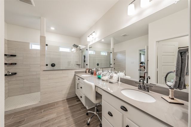 1041 Auburn Drive, Justin, TX 76247