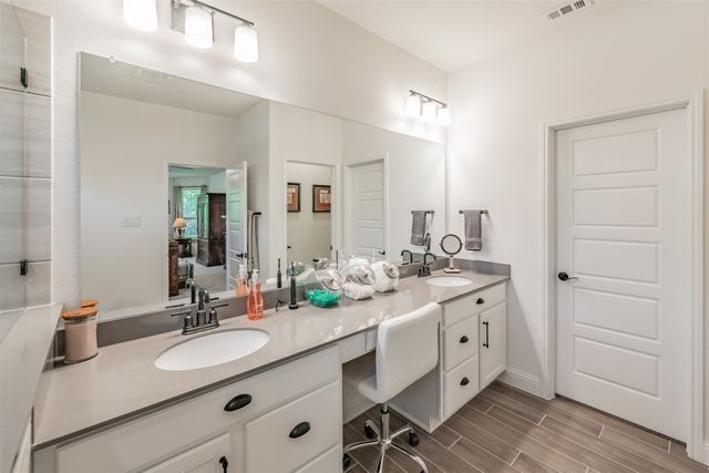 1041 Auburn Drive, Justin, TX 76247