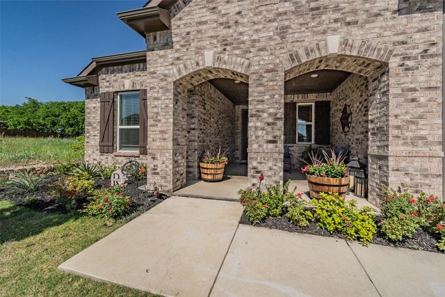 1041 Auburn Drive, Justin, TX 76247