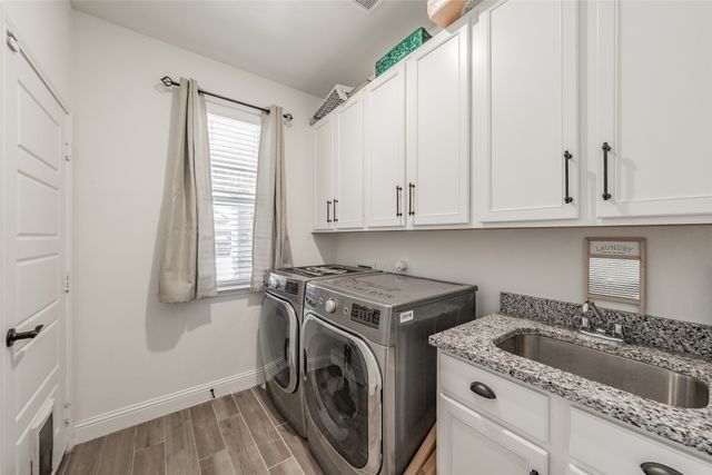 1041 Auburn Drive, Justin, TX 76247