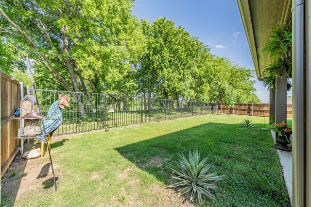 1041 Auburn Drive, Justin, TX 76247