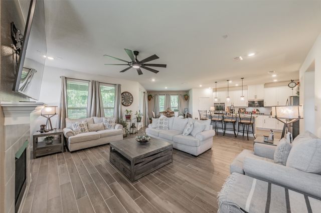 1041 Auburn Drive, Justin, TX 76247