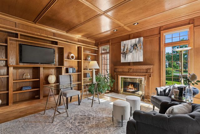 1901 Midwest Club Parkway, Oak Brook, IL 60523