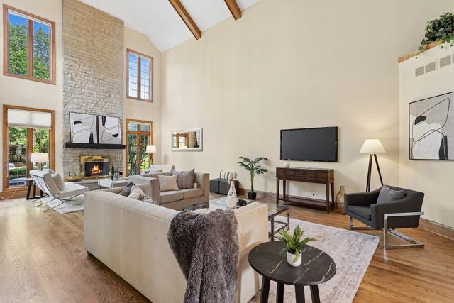 1901 Midwest Club Parkway, Oak Brook, IL 60523