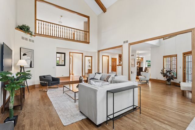 1901 Midwest Club Parkway, Oak Brook, IL 60523