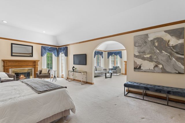 1901 Midwest Club Parkway, Oak Brook, IL 60523