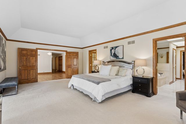 1901 Midwest Club Parkway, Oak Brook, IL 60523