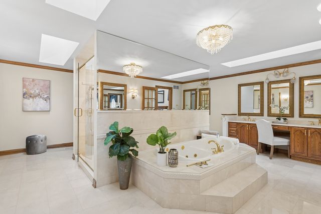1901 Midwest Club Parkway, Oak Brook, IL 60523