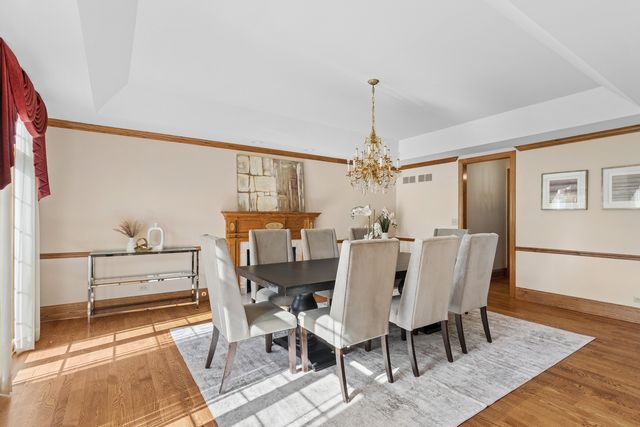 1901 Midwest Club Parkway, Oak Brook, IL 60523