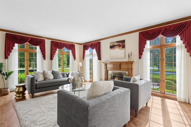 1901 Midwest Club Parkway, Oak Brook, IL 60523