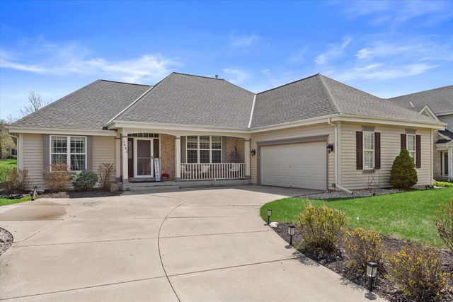 1683 Hunter ROAD, Waukesha, WI 53189