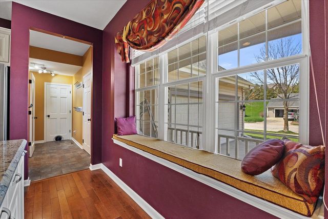 1683 Hunter ROAD, Waukesha, WI 53189