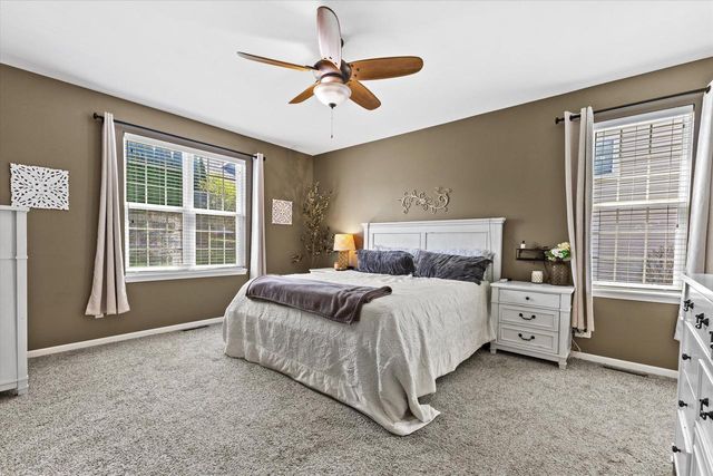 1683 Hunter ROAD, Waukesha, WI 53189