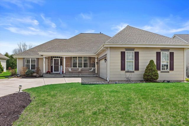 1683 Hunter ROAD, Waukesha, WI 53189