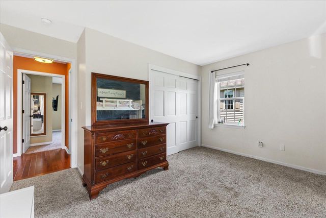 1683 Hunter ROAD, Waukesha, WI 53189