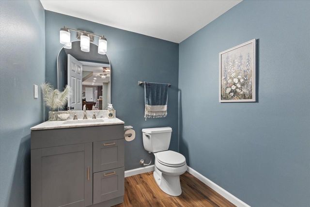 1683 Hunter ROAD, Waukesha, WI 53189