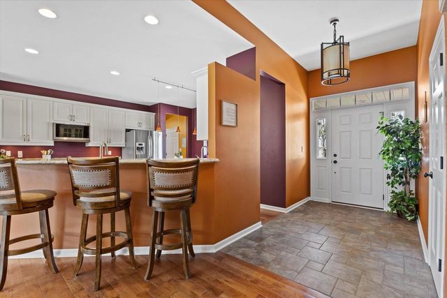 1683 Hunter ROAD, Waukesha, WI 53189