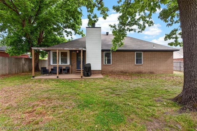 2111 Aspen Terrace, Greenwood, AR 72936