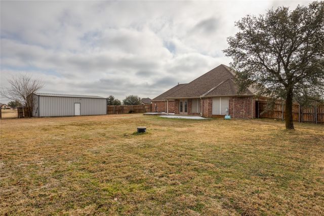 257 Reatta Drive, Decatur, TX 76234