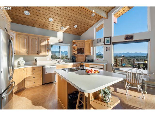 997 BURNT RIDGE Rd, Onalaska, WA 98570