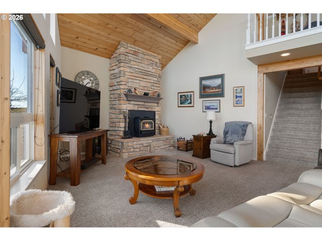 997 BURNT RIDGE Rd, Onalaska, WA 98570