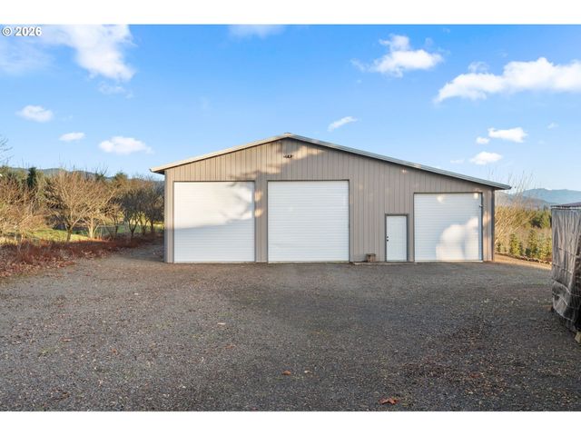 997 BURNT RIDGE Rd, Onalaska, WA 98570