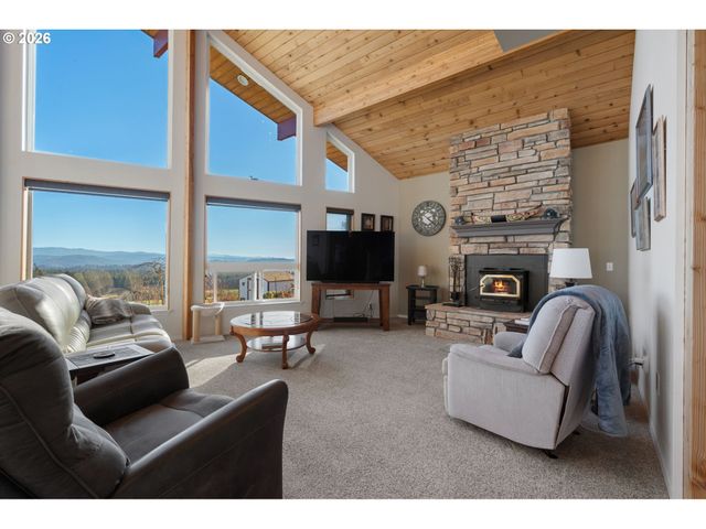 997 BURNT RIDGE Rd, Onalaska, WA 98570