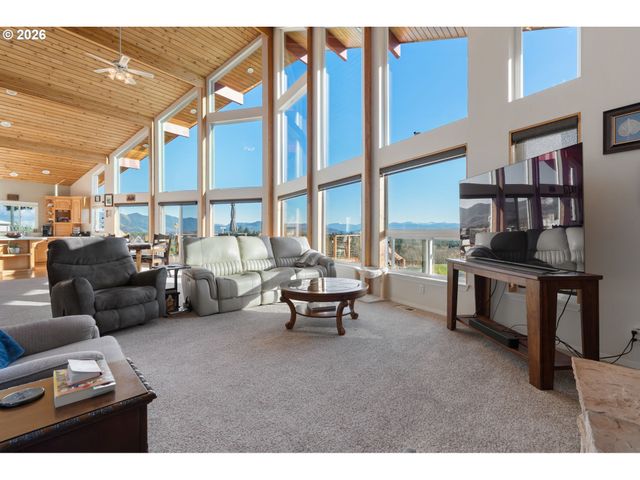 997 BURNT RIDGE Rd, Onalaska, WA 98570