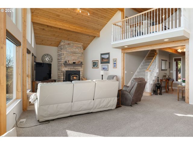 997 BURNT RIDGE Rd, Onalaska, WA 98570