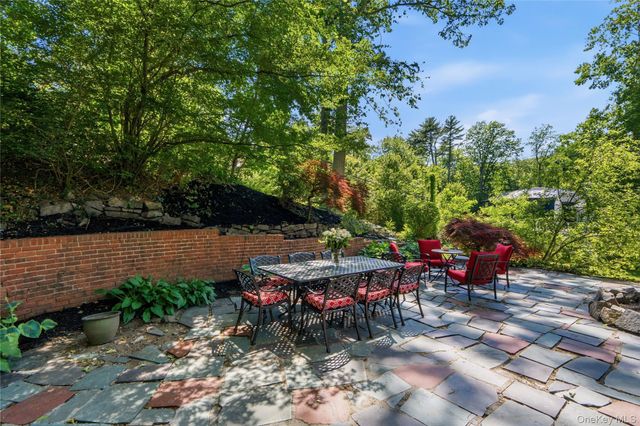 155 Birch Drive, East Hills, NY 11576