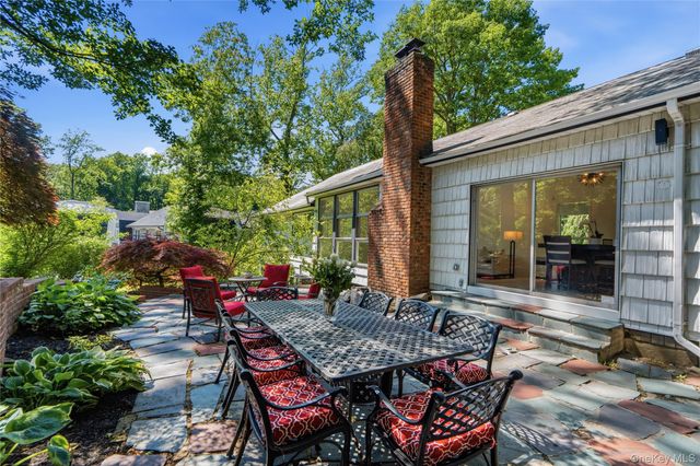 155 Birch Drive, East Hills, NY 11576