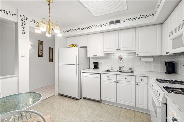 740 Creekside Drive 509, Mount Prospect, IL 60056