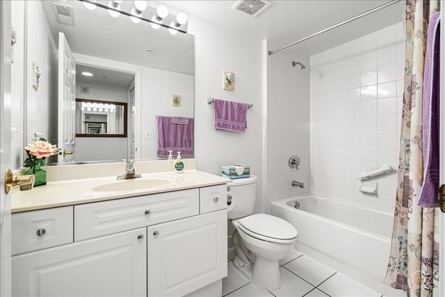 740 Creekside Drive 509, Mount Prospect, IL 60056