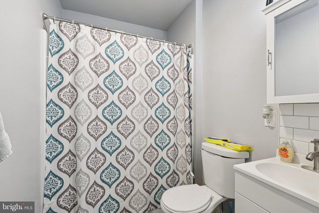 200 BARKER AVE, Sharon Hill, PA 19079
