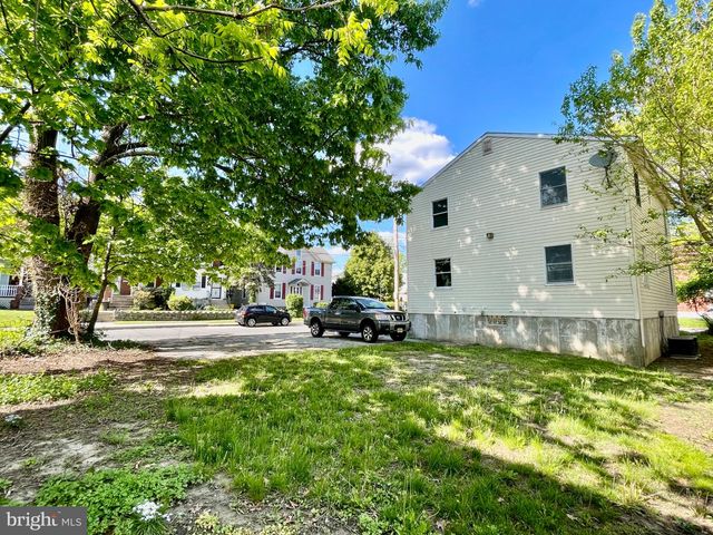 200 BARKER AVE, Sharon Hill, PA 19079