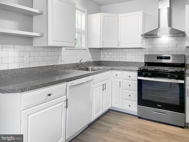 200 BARKER AVE, Sharon Hill, PA 19079
