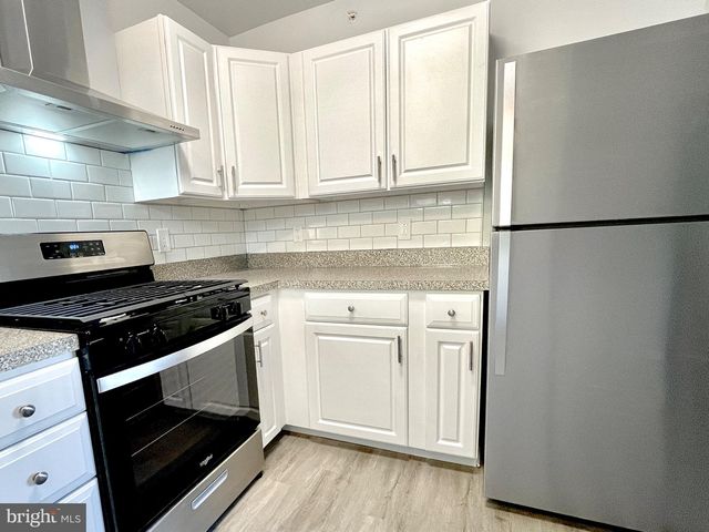 200 BARKER AVE, Sharon Hill, PA 19079