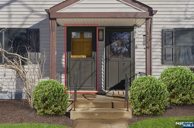 123 Newman Street, Metuchen, NJ 08840