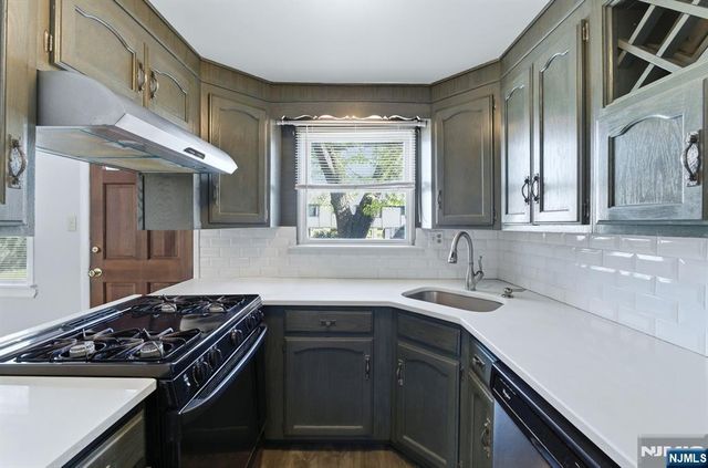 123 Newman Street, Metuchen, NJ 08840