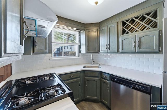 123 Newman Street, Metuchen, NJ 08840