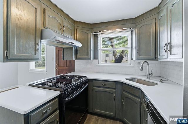 123 Newman Street, Metuchen, NJ 08840