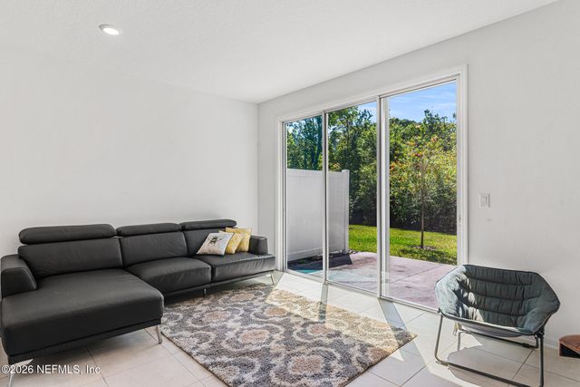 336 ANNIES Place, Jacksonville, FL 32218