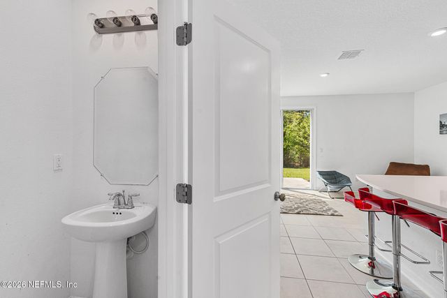 336 ANNIES Place, Jacksonville, FL 32218