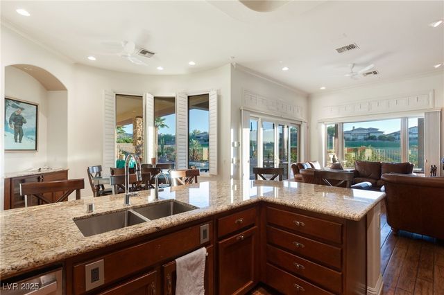 15 Knob Oak Drive, Henderson, NV 89052