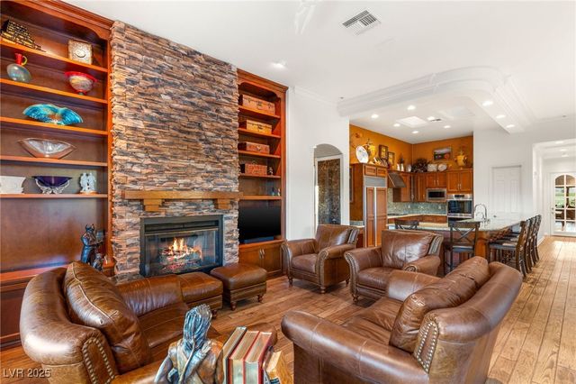 15 Knob Oak Drive, Henderson, NV 89052