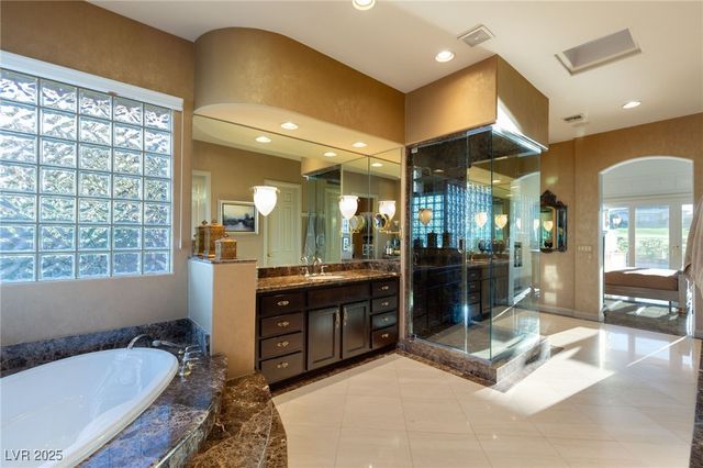 15 Knob Oak Drive, Henderson, NV 89052