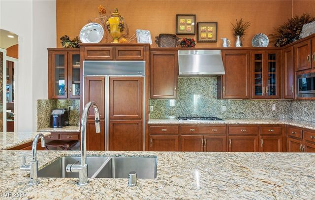 15 Knob Oak Drive, Henderson, NV 89052