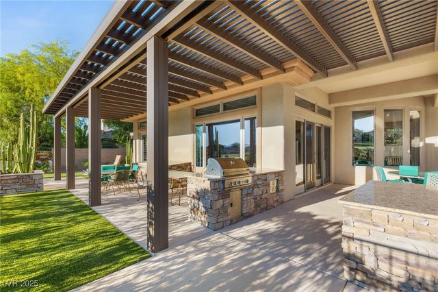 15 Knob Oak Drive, Henderson, NV 89052