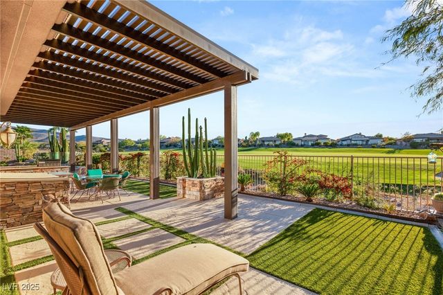 15 Knob Oak Drive, Henderson, NV 89052